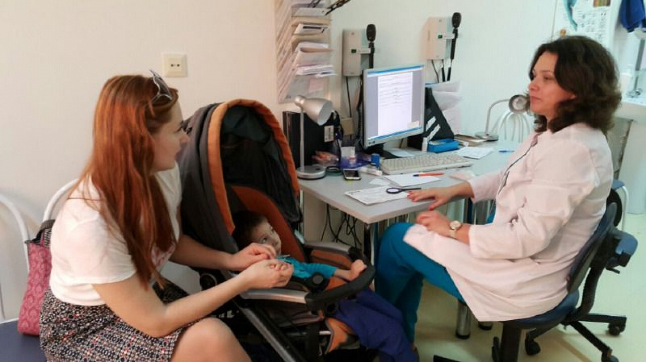 Подопечные «Ангелов Кубани» прошли медицинские осмотры в Микрохирургии глаза.jpg
