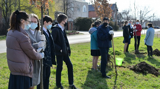 Евгений Первышов дал старт экологической акции «Краснодар — 10 тысяч деревьев»