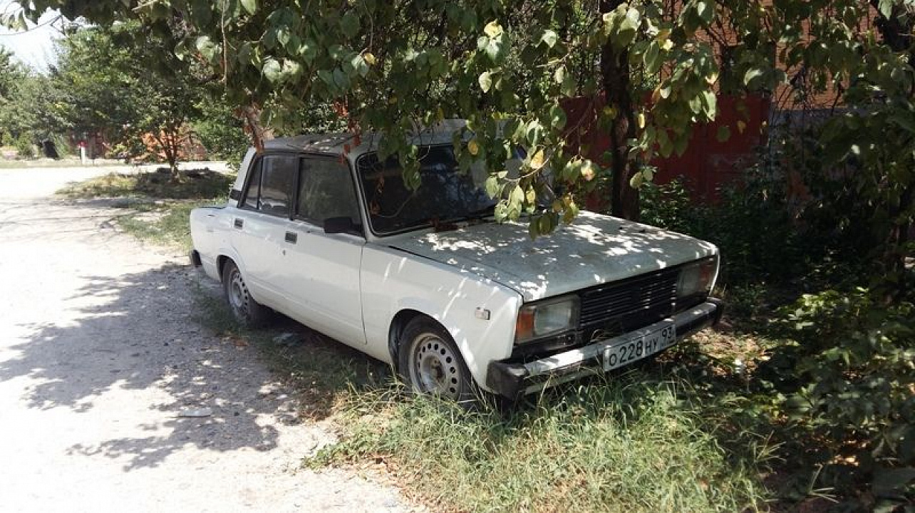 В Центральном округе продолжается работа по выявлению брошенных автомобилей