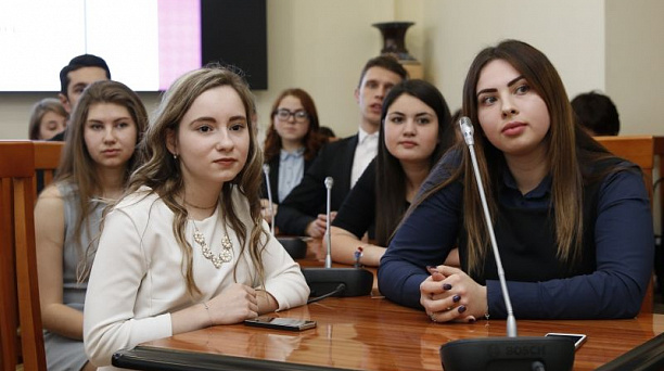 В Краснодаре вручили стипендии главы города учащимся вузов и ссузов