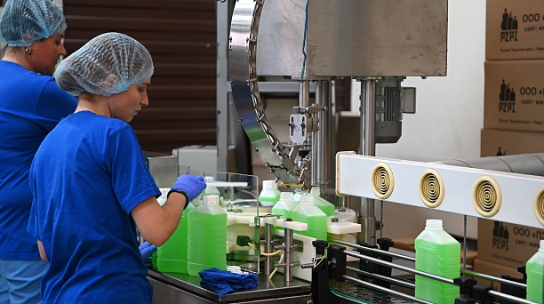 Глава Краснодара посетил предприятие по производству дезинфицирующих и моющих средств