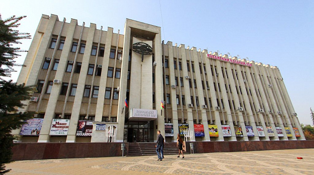 Начался отчет Владимира Евланова перед депутатами