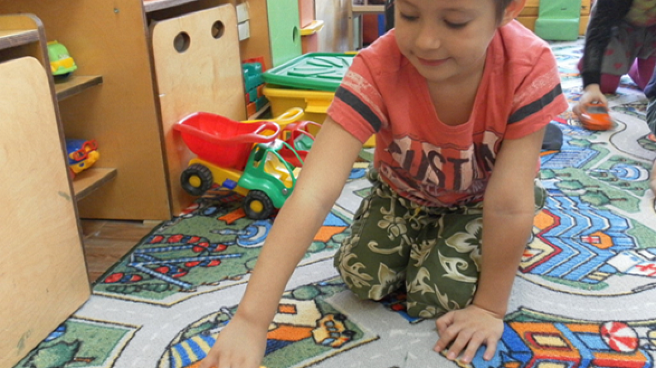 Обучающие игры по правилам  дорожного движения провели для детей Западного округа