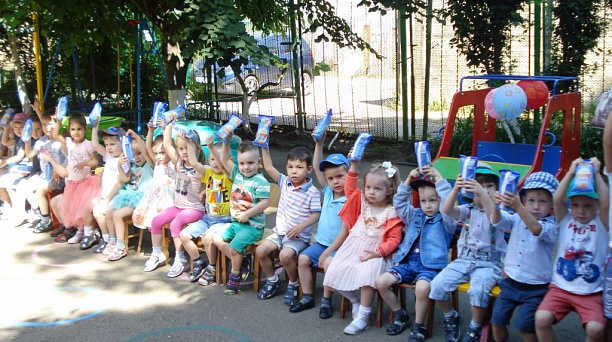 В детском саду Западного округа педагоги организовали праздник для своих воспитанников