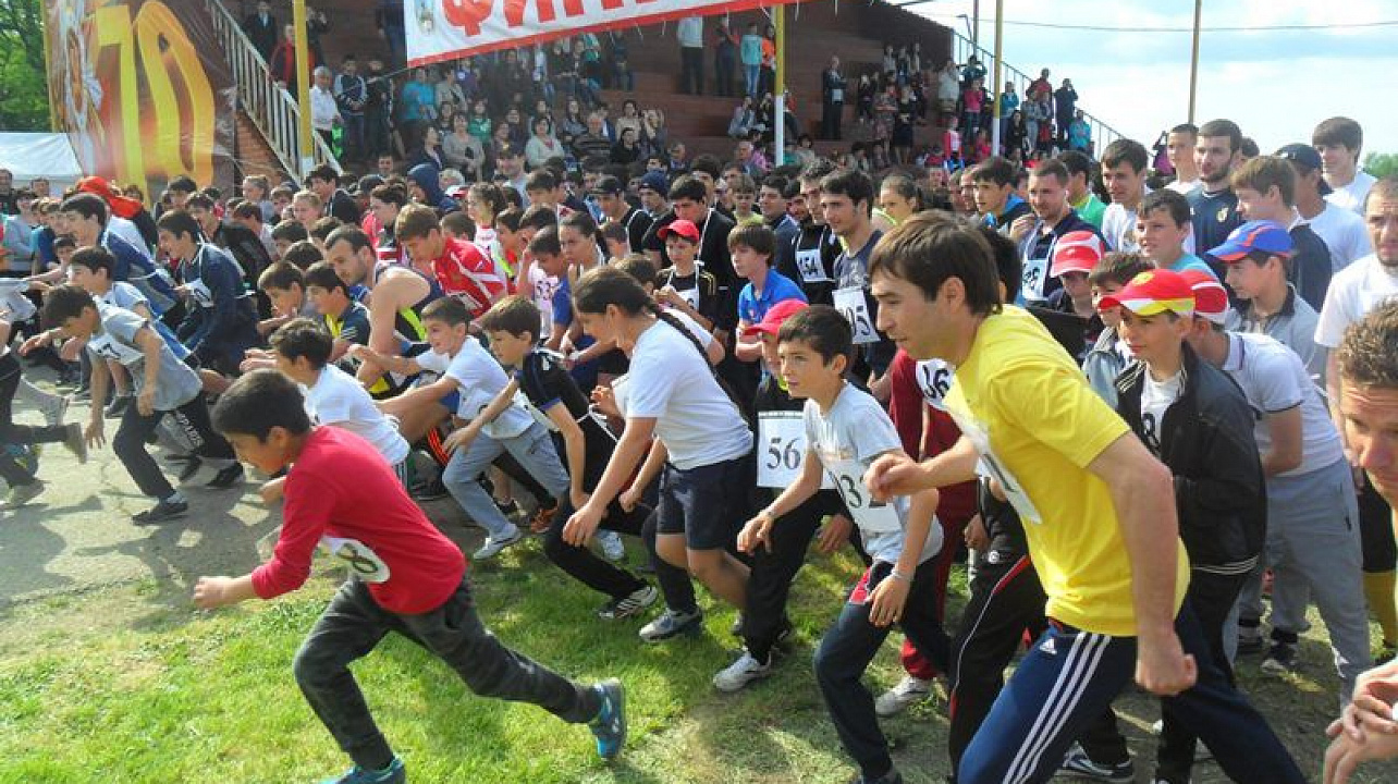 Спортсмены Центрального округа приняли участие в открытом легкоатлетическом полумарафоне на приз главы Тахтамукайского района