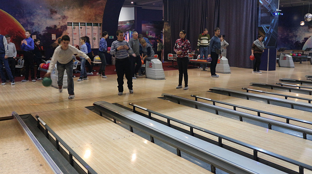 Турнир по боулингу среди лиц ограниченными физическими возможностями состоялся в Прикубанском округе