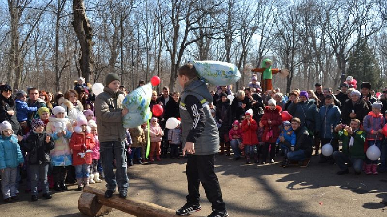 В Центральном округе встретили Широкую Масленицу