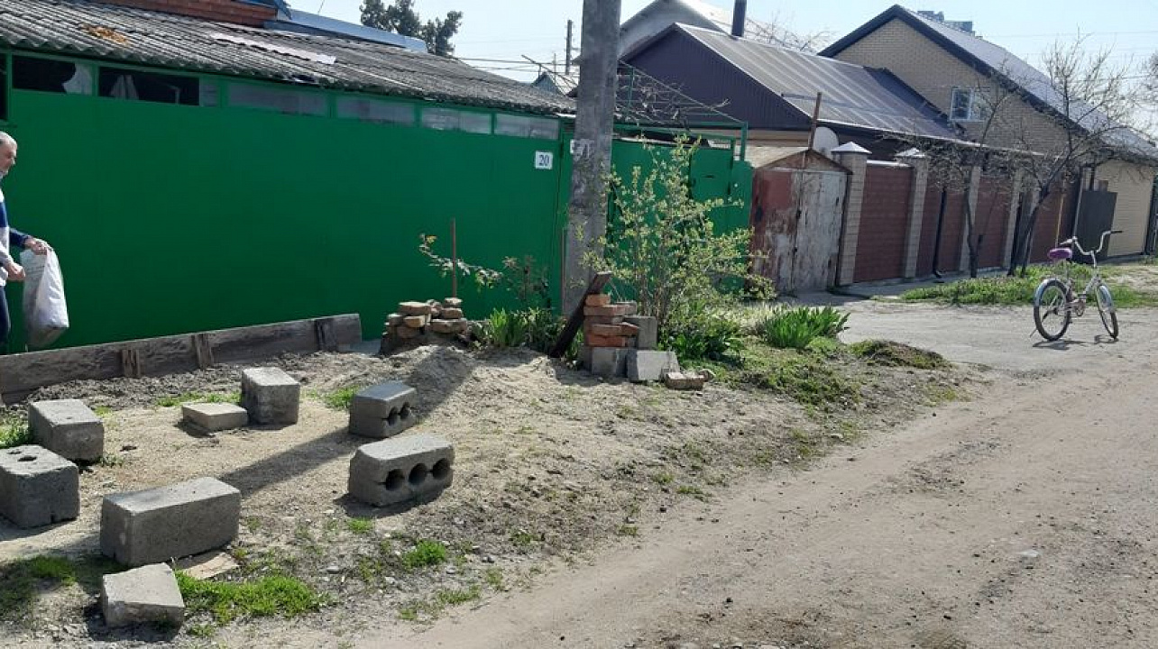 В Западном округе продолжается работа по выявлению брошенного автотранспорта