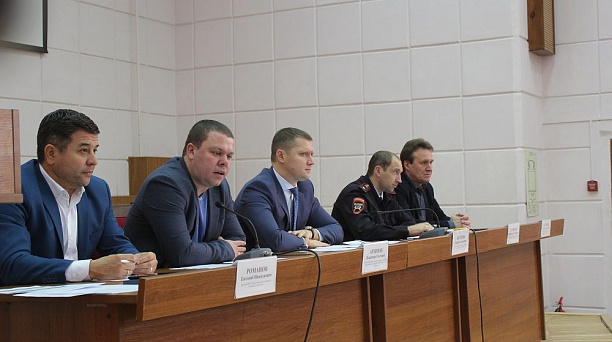 В Краснодаре обсудили планы по ремонту дорог в 2019 году