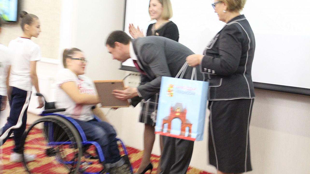 Спортивные итоги года подвели в Краснодаре. Атлетов и тренеров поблагодарил за достижения и поздравил с наступающим 2018 годом мэр Евгений Первышов. Часть 1.