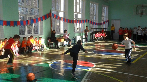 В Центральном внутригородском округе прошли соревнования среди учащихся школ округа под девизом «Мы за здоровый образ жизни»