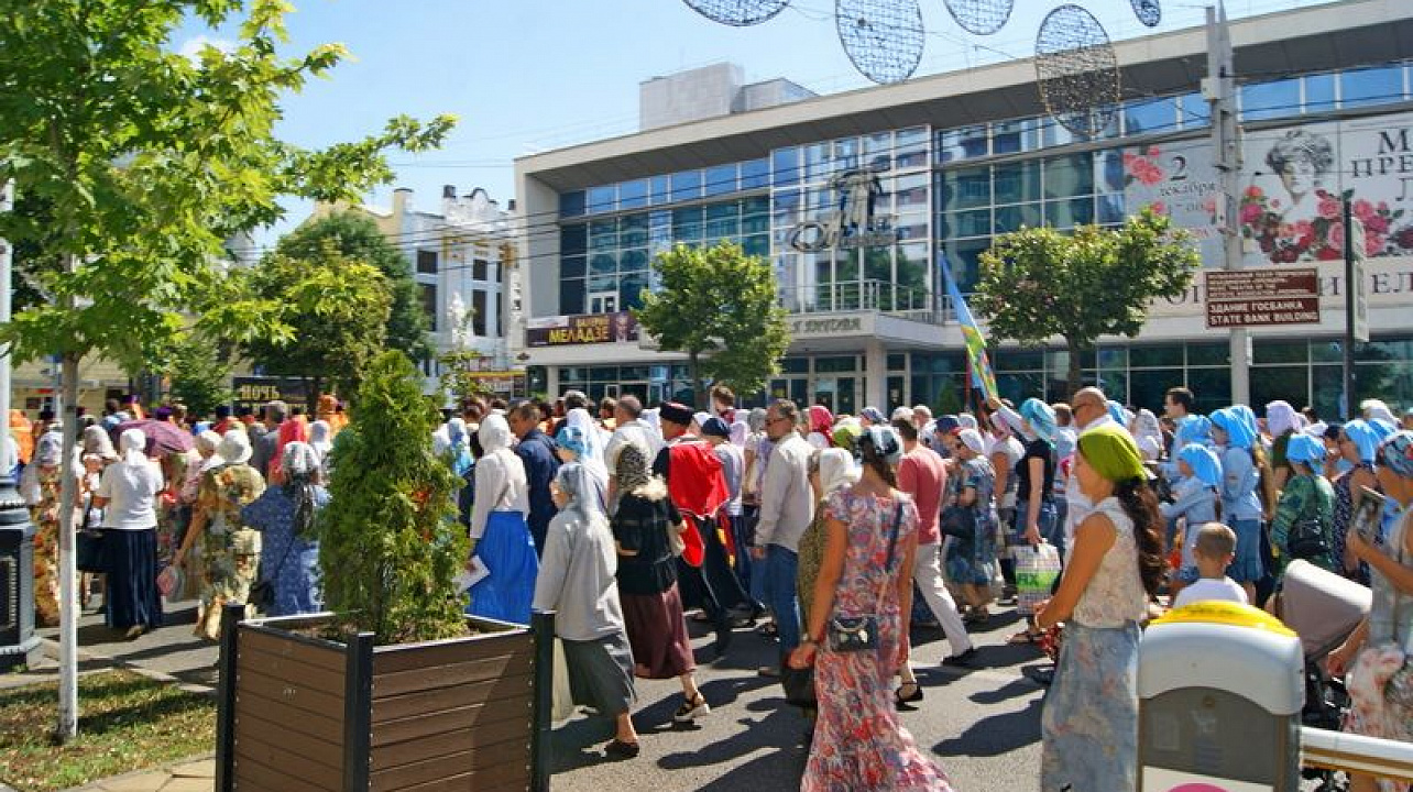 Казаки поучаствовали в царском Крестном ходе.JPG