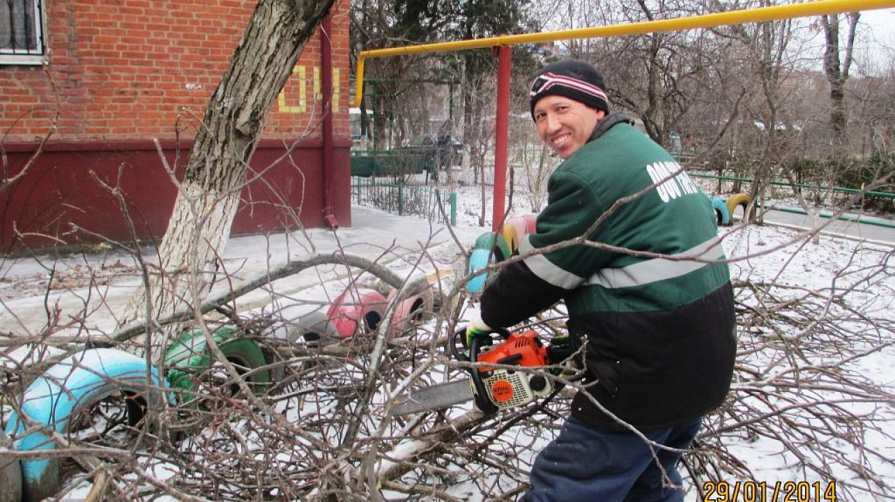 В Западном округе ведутся работы по наведению санитарного порядка