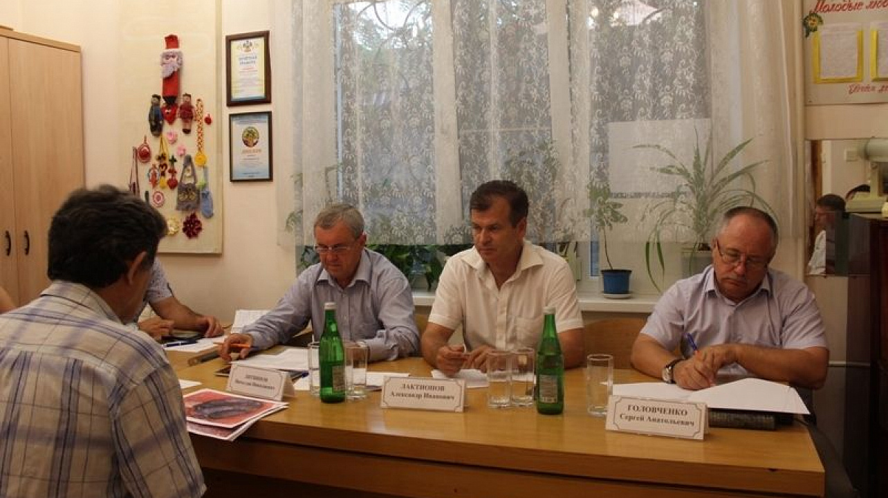 Глава Центрального округа провел прием руководителей органов ТОС