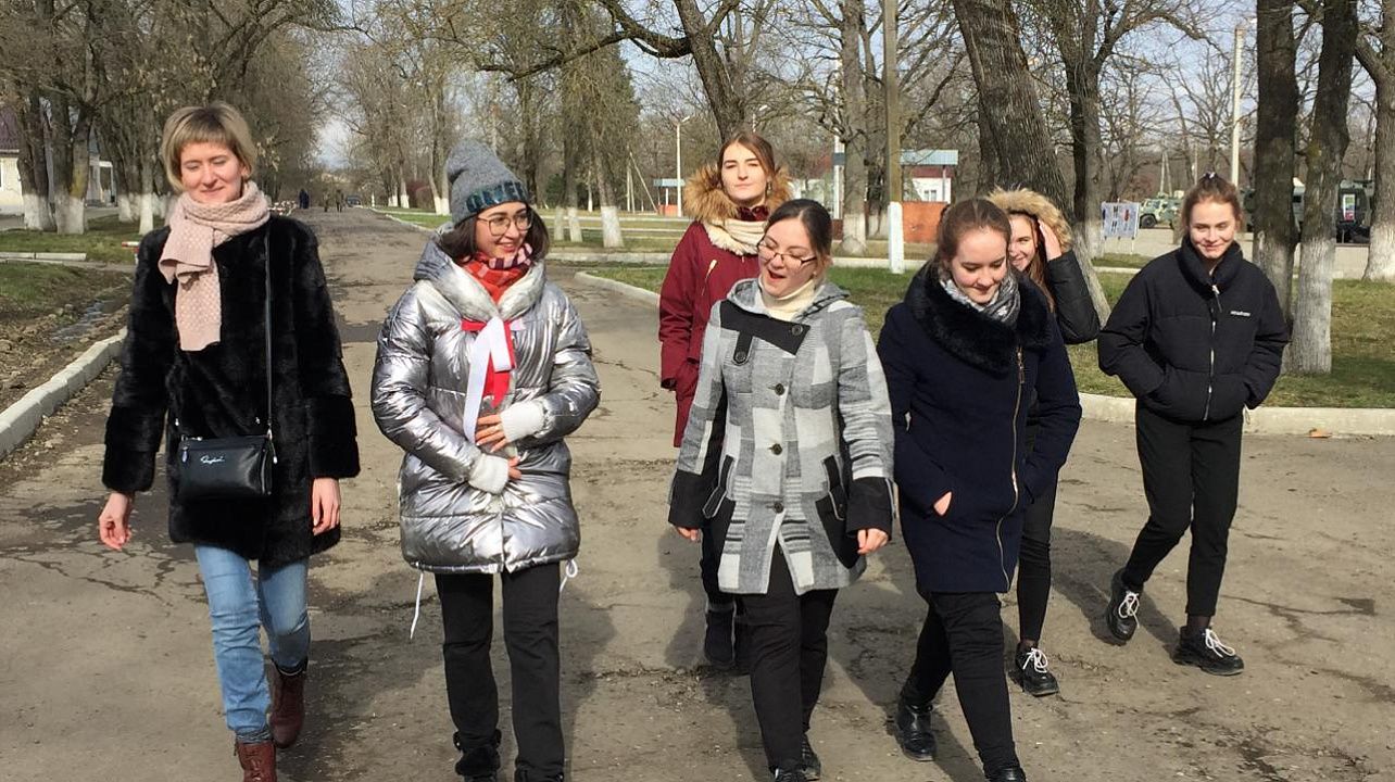 Ученики гимназии № 88 посетили воинскую часть