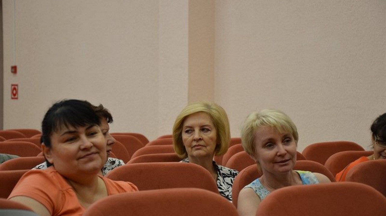 Семинар для руководителей общественных организаций Новороссийска прошел при содействии движения «Содружество».jpg