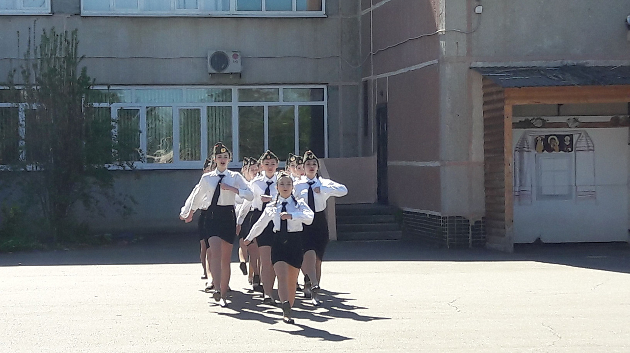 Смотр-конкурс строя и песни юнармейских отрядов прошел в Западном округе