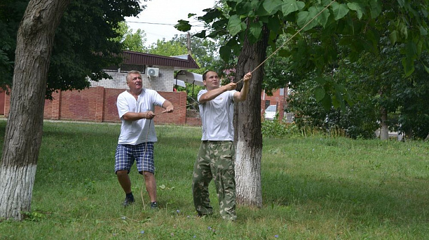 Каширинские казаки помогли школе хутора Ленина справиться с последствиями стихии
