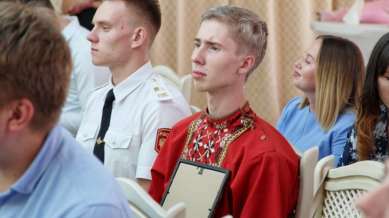 Молодые представители национально-культурных объединений удостоены премии главы города (5).jpeg