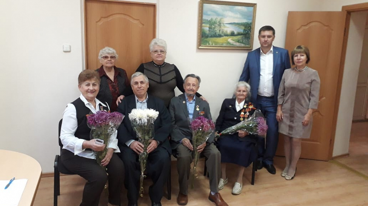 Ветеранам Прикубанского округа вручили медали в честь годовщины освобождения Краснодарского края и завершения битвы за Кавказ