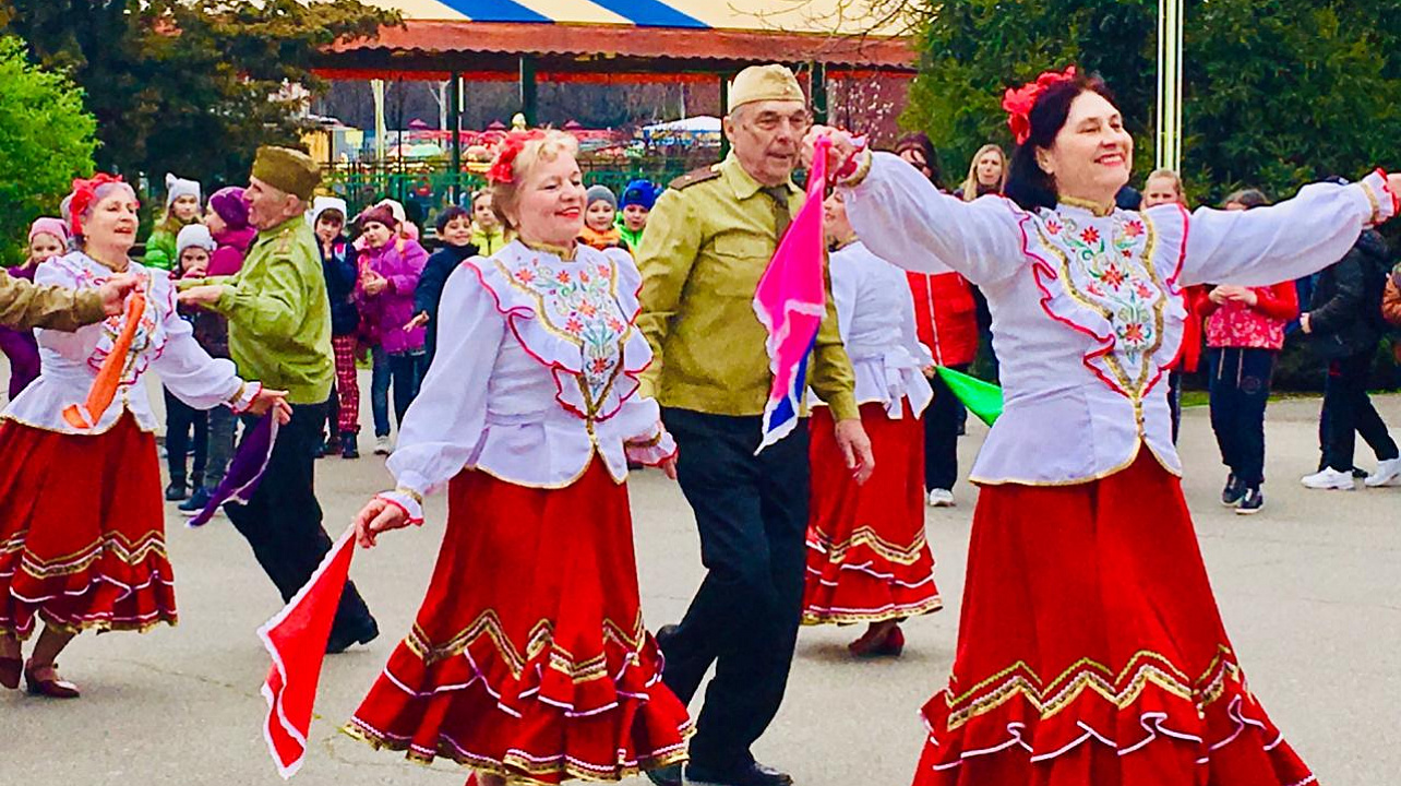 В парке им. 30-летия Победы состоялась праздничная программа выходного дня