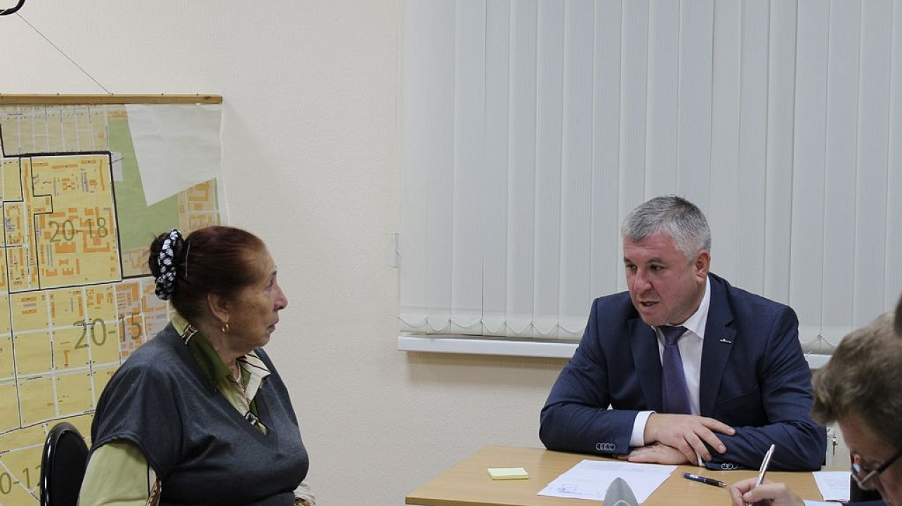 IГлава Западного округа Александр Кучмин провел прием граждан