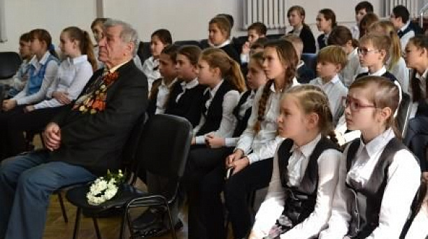 Учащиеся лицея №64 собирают помощь для ветеранов