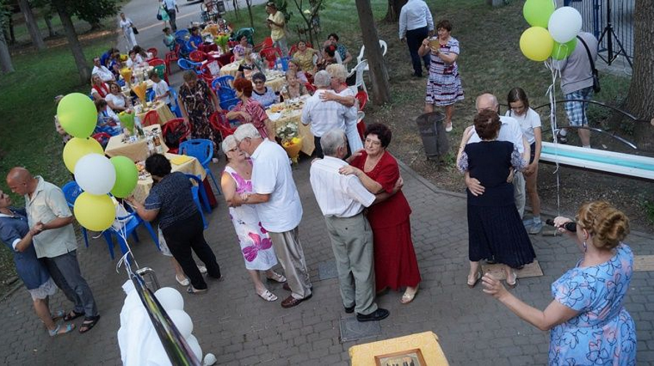 Центральный округ отметил Всероссийский день семьи, любви и верности