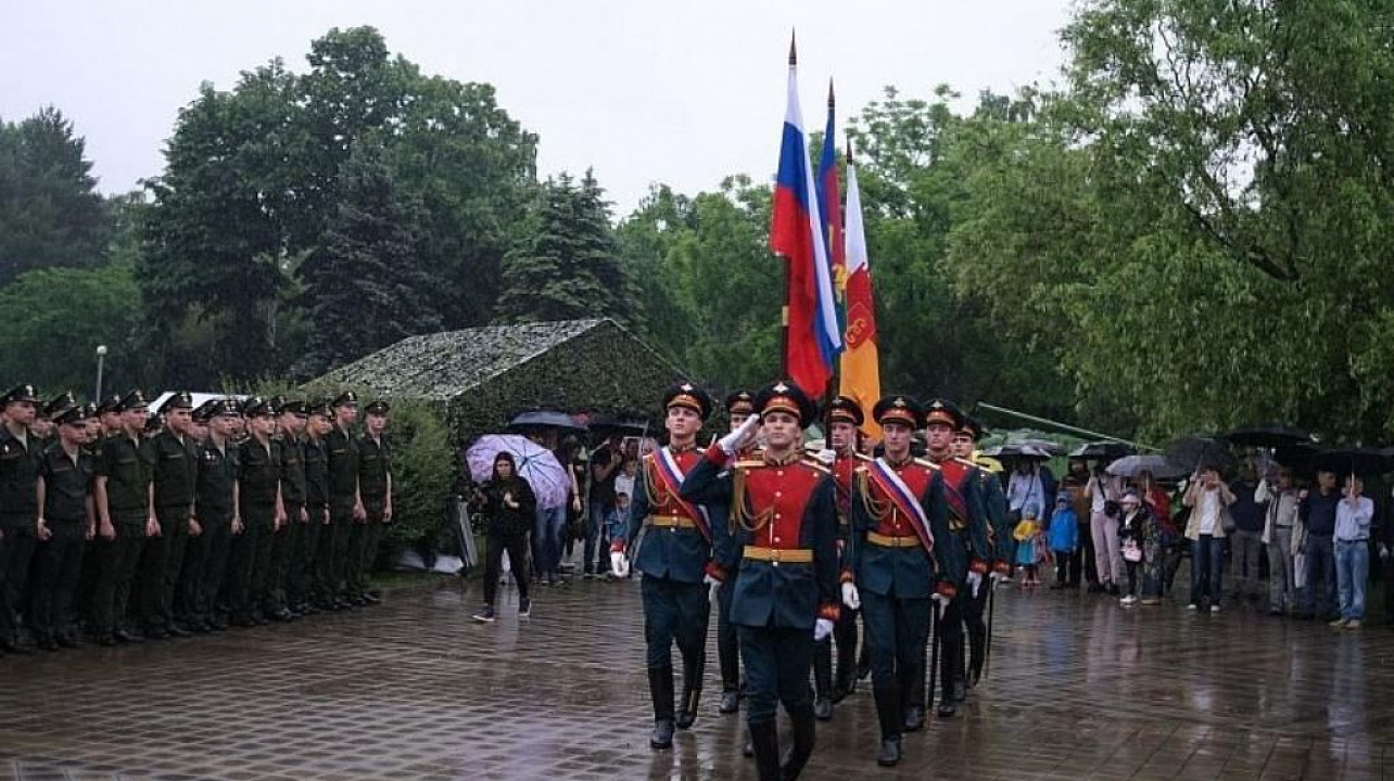 В парке Победы прошел фестиваль ретротехники и клубов исторической реконструкции «Наследие»