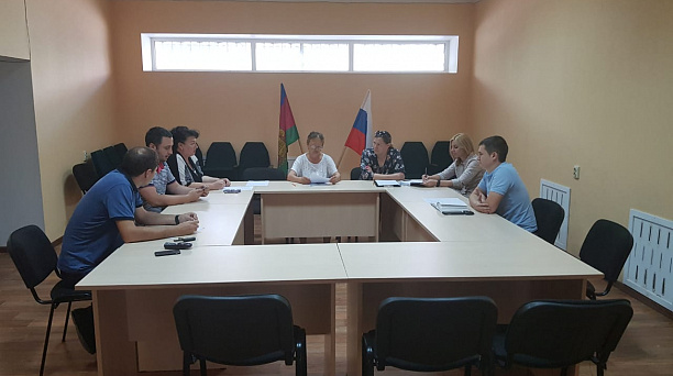 В администрации Прикубанского округа прошел круглый стол с представителями АО «Мусороуборочная компания»