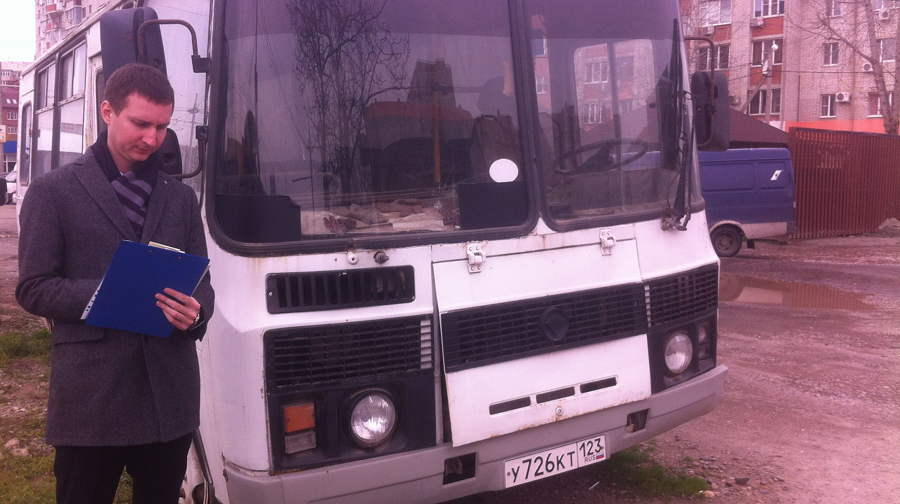 На территории Западного округа провели мониторинг улиц с целью выявления и уборки транспортных средств, брошенных собственниками