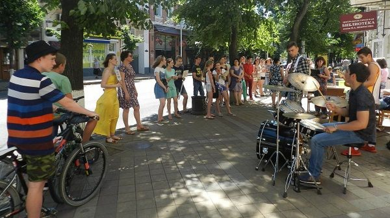 акция «Читальный зал под открытым небом»