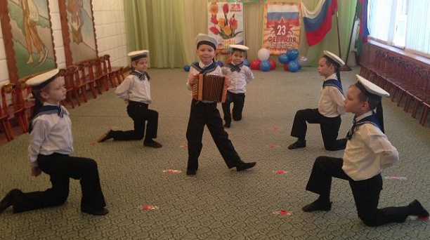 В детском саду № 202 завершился фестиваль «Военные танцы»