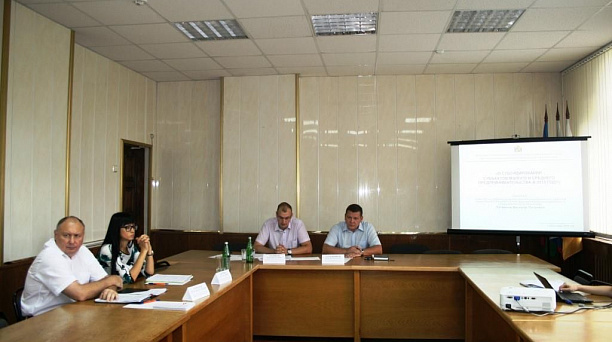В администрации Прикубанского округа обсудили проблемы малого и среднего бизнеса