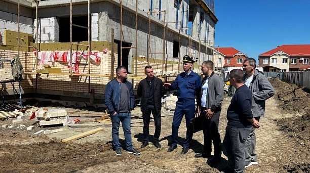 Прокуратурой Прикубанского административного округа г. Краснодара проведено выездное совещание на места строительства детских дошкольных учреждений