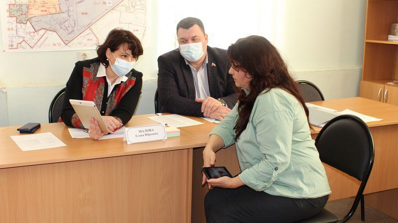 Глава администрации Центрального округа Елена Малова провела приём руководителей органов ТОС