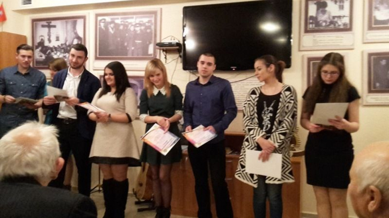 Вечер поэзии военных лет прошел Краснодарском торгово-экономическом колледже Западного округа