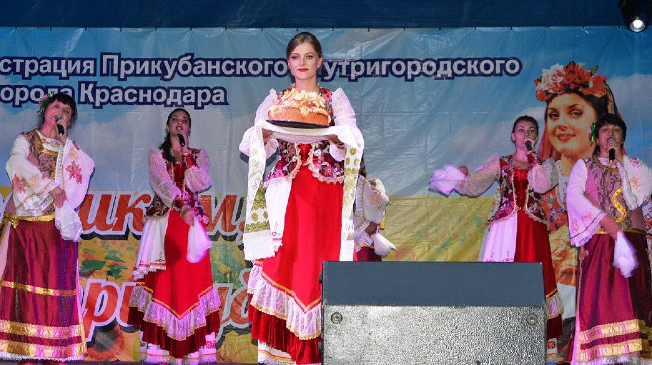 В сквере Фестивальном ко Дню города открыли отреставрированный фонтан