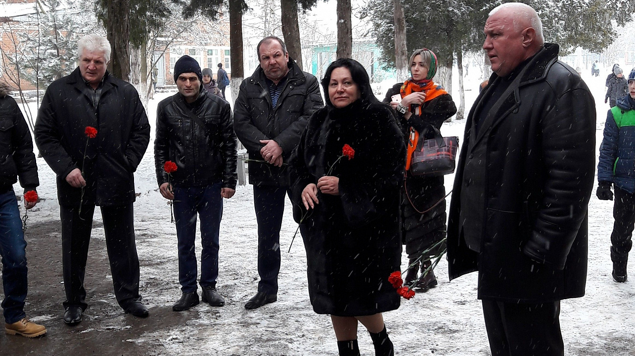 В станице Елизаветинской почтили память воинов-интернационалистов