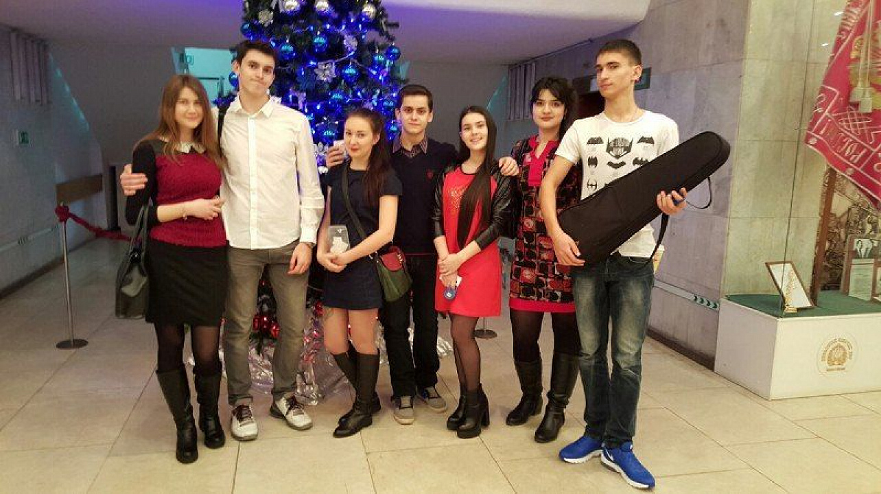 Молодежь Западного округа выступили с творческими номерами на Дне рождении Молодежного центра