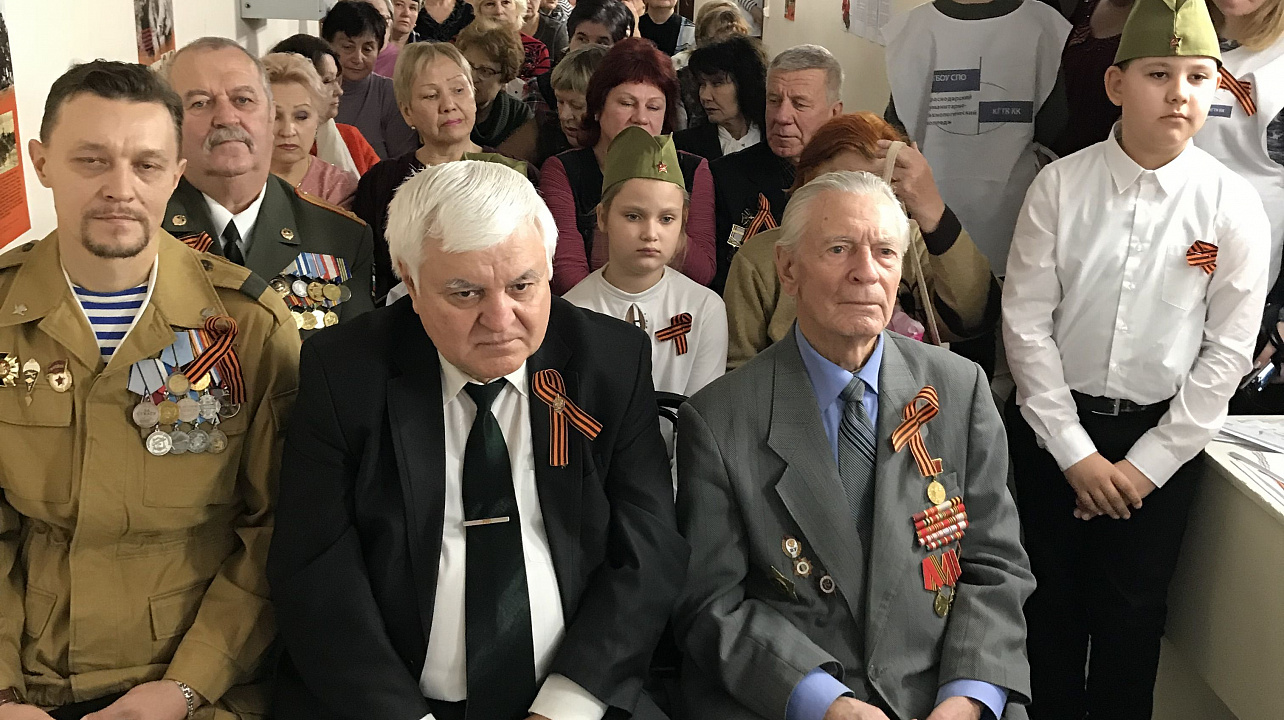 В преддверии Дня героев Отечества на ул. Аверкиева состоялся праздник для местных жителей