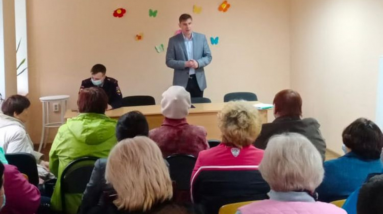 В территориальных центрах проходят информационные совещания