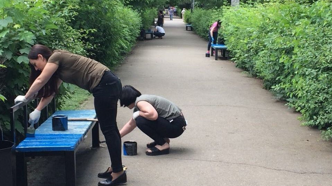 В Западном округе продолжаются весенние субботники