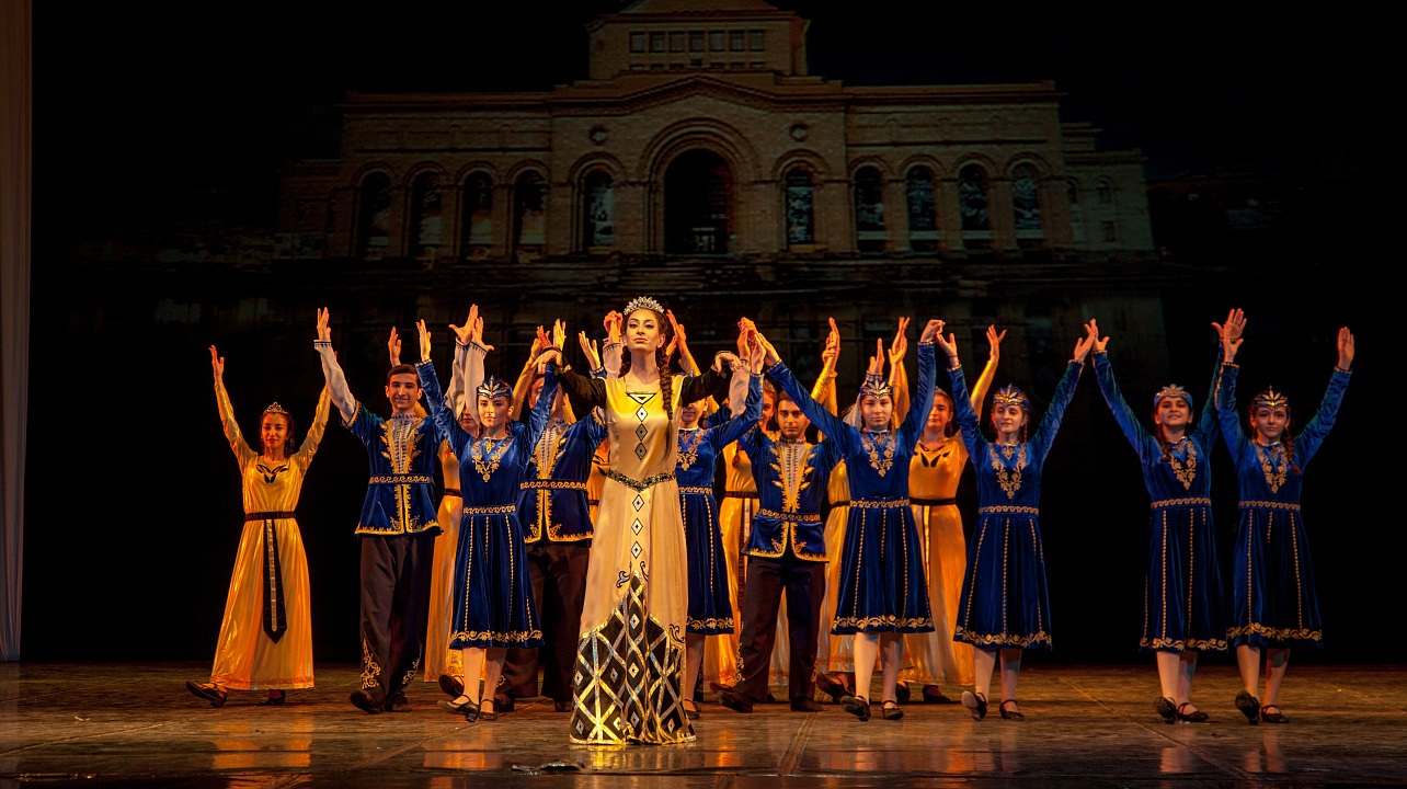 XII Краснодарский городской молодёжный фестиваль «Песни и танцы народов мира» объединил сотни горожан р (9).jpg