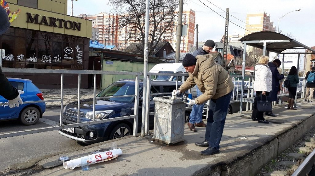 В Западном округе прошел субботник