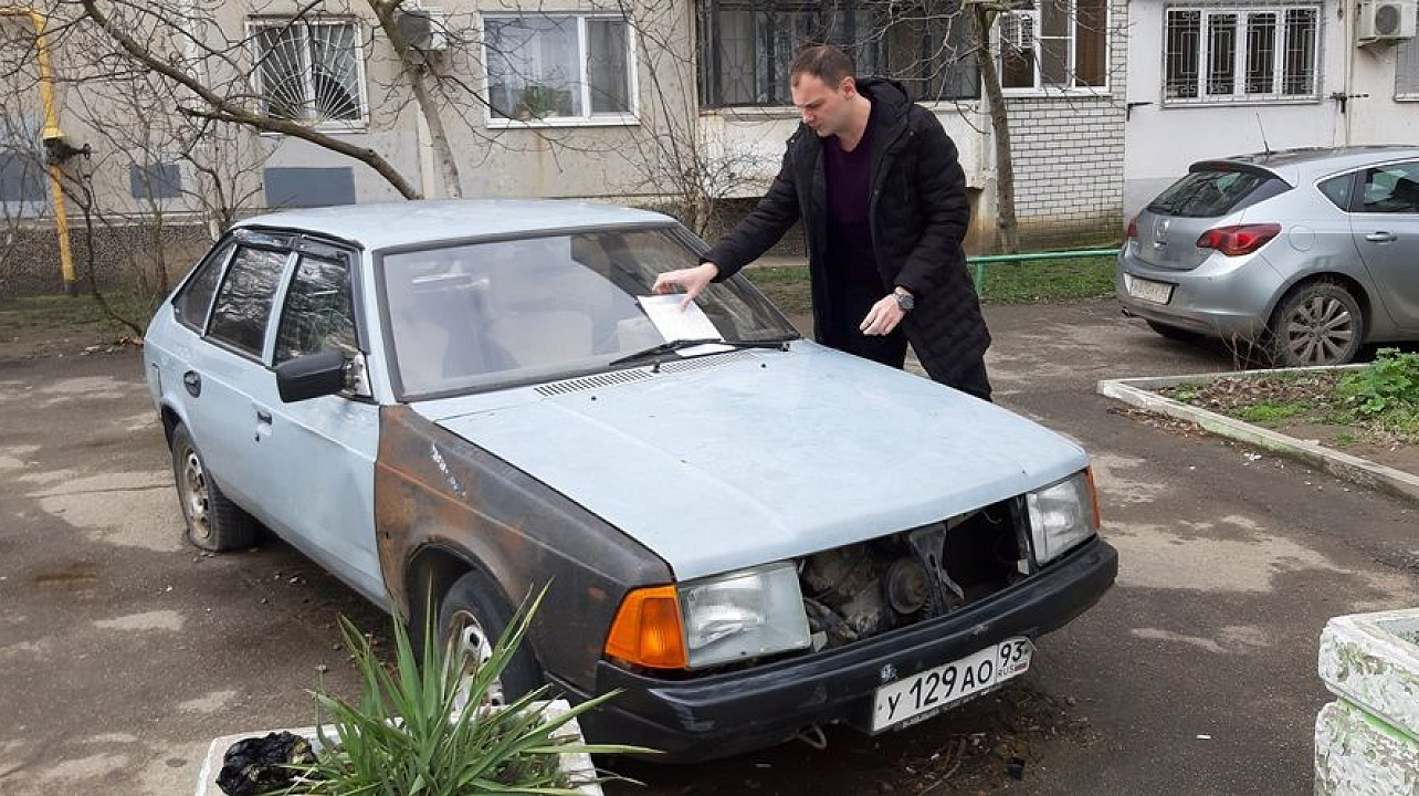 В Западном округе прошел рейд по выявлению брошенного автотранспорта