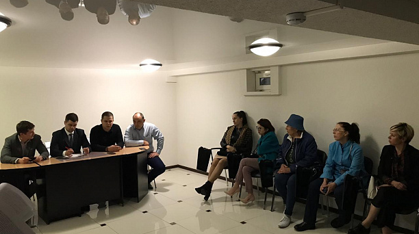 Глава Прикубанского округа Александр Журавлев обсудил проблемные вопросы с жителями «Музыкального» микрорайона