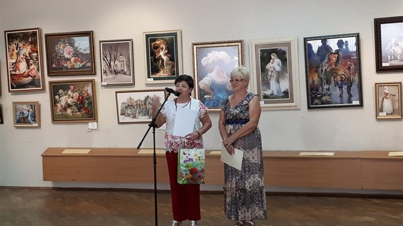 Завершилась юбилейная выставка «Мир женщины».jpg