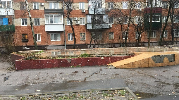 На месте несанкционированных торговых прилавков  в Западном округе  предстоит благоустроить территорию