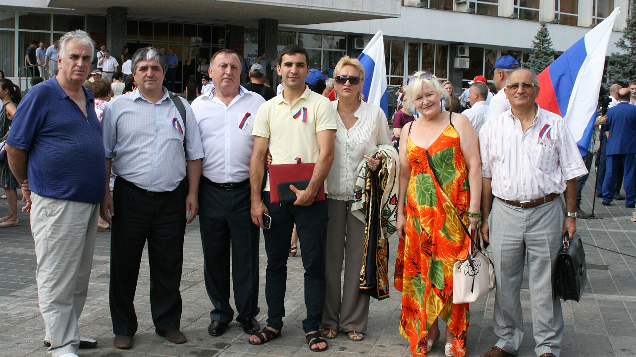 Центр национальных культур принял участие в праздновании Дня Государственного флага (2).JPG